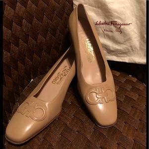 Ferragamo nude shoes